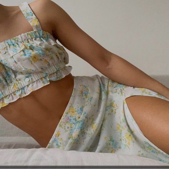 With Jean Avena Top and Leona Skirt Set XS/S - Picture 3 of 8